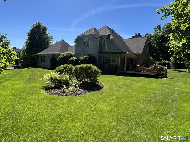 38 Avalon Drive, Middlebury, CT 06762