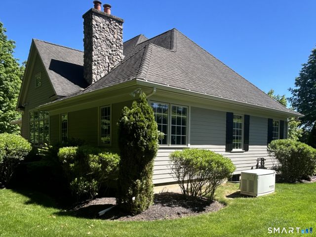 38 Avalon Drive, Middlebury, CT 06762