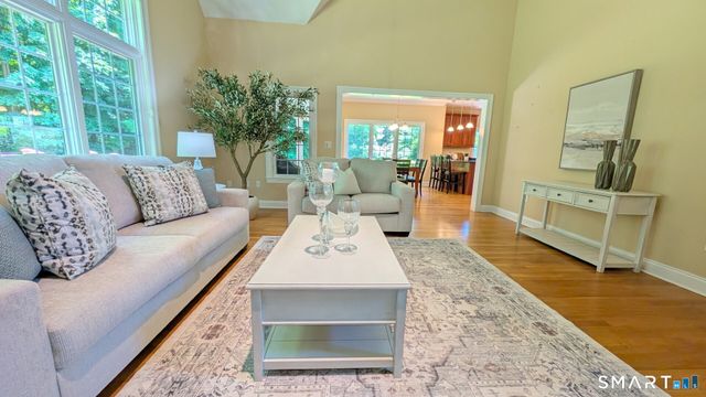 38 Avalon Drive, Middlebury, CT 06762