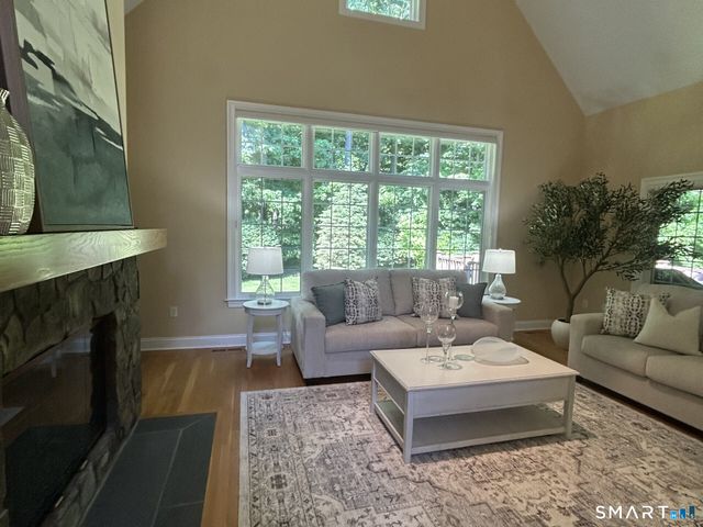 38 Avalon Drive, Middlebury, CT 06762