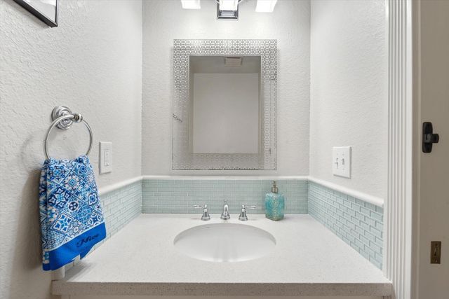 7433 Walnut Rd, Fair Oaks, CA 95628