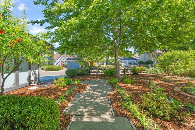 7433 Walnut Rd, Fair Oaks, CA 95628