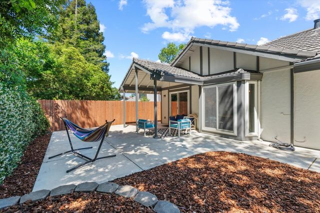 7433 Walnut Rd, Fair Oaks, CA 95628