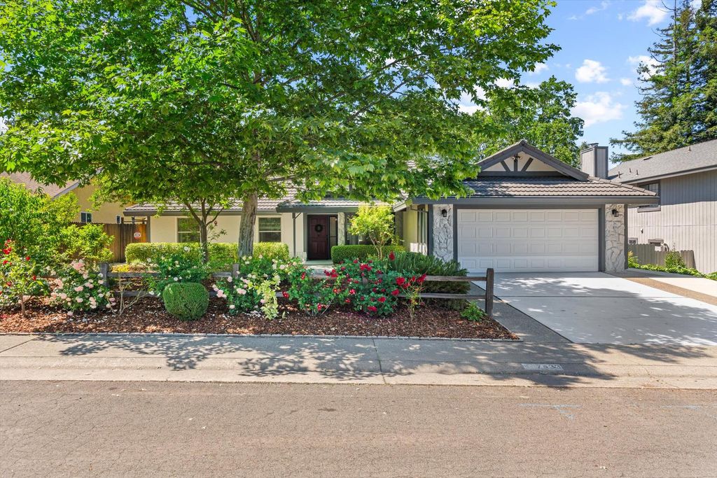 7433 Walnut Rd, Fair Oaks, CA 95628