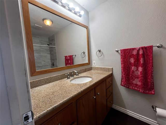 3605 Woodmoor Road, Fort Worth, TX 76133
