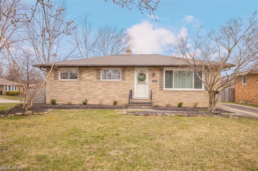 6924 Day Drive, Parma, OH 44129