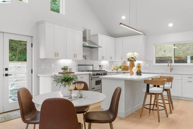 2464 Larkey Lane, Walnut Creek, CA 94597