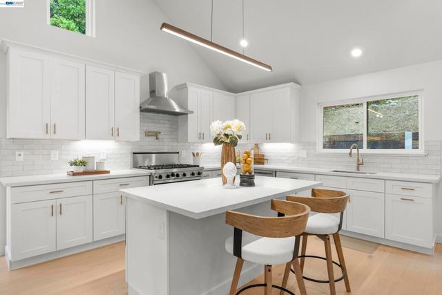 2464 Larkey Lane, Walnut Creek, CA 94597