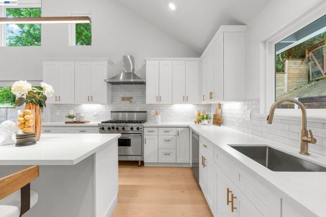 2464 Larkey Lane, Walnut Creek, CA 94597