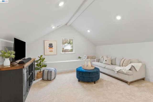 2464 Larkey Lane, Walnut Creek, CA 94597