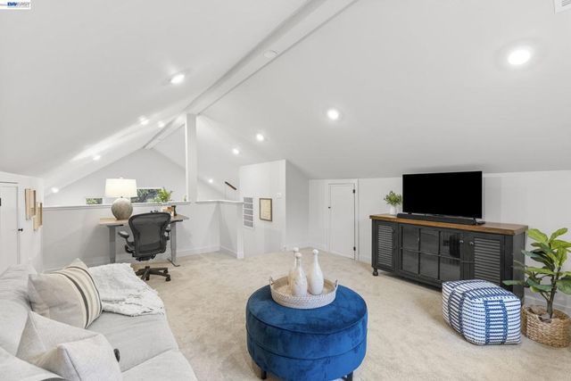 2464 Larkey Lane, Walnut Creek, CA 94597