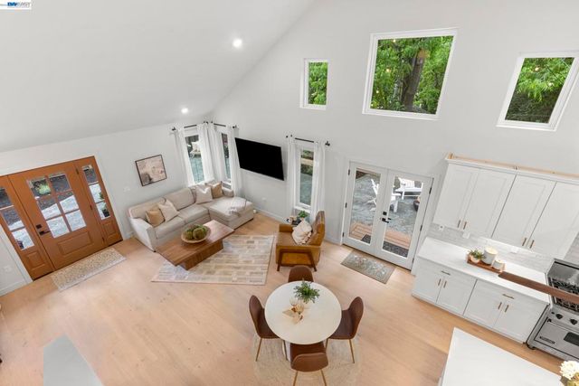 2464 Larkey Lane, Walnut Creek, CA 94597