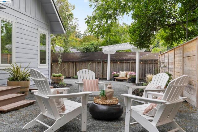 2464 Larkey Lane, Walnut Creek, CA 94597