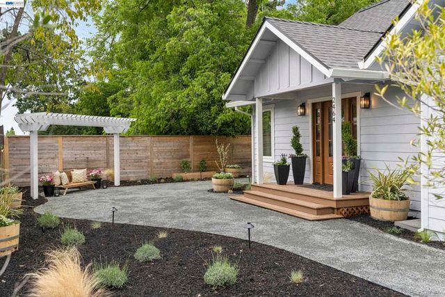 2464 Larkey Lane, Walnut Creek, CA 94597