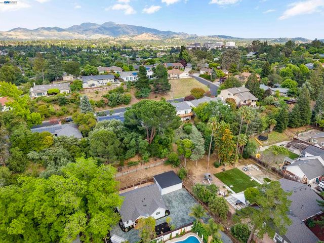 2464 Larkey Lane, Walnut Creek, CA 94597