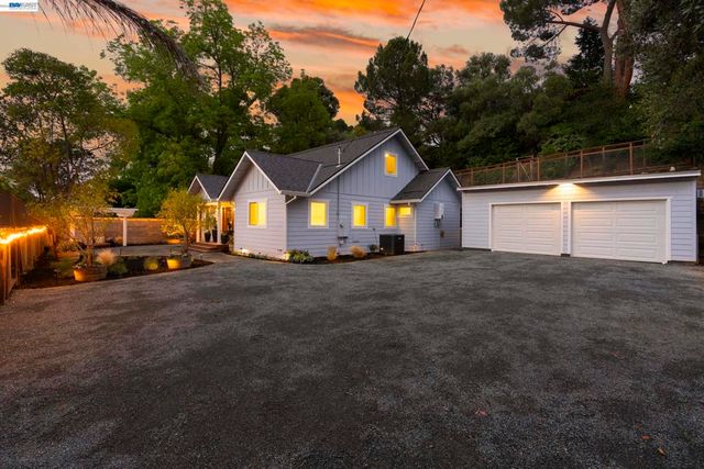 2464 Larkey Lane, Walnut Creek, CA 94597