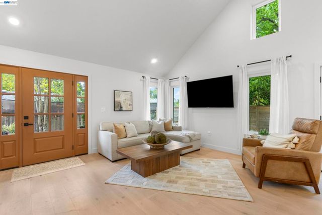 2464 Larkey Lane, Walnut Creek, CA 94597