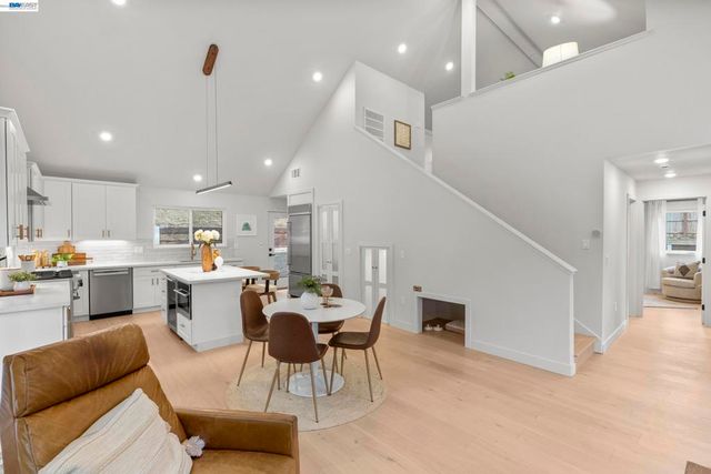 2464 Larkey Lane, Walnut Creek, CA 94597