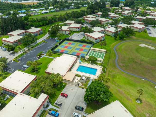 26 Pine Arbor Lane 207, Vero Beach, FL 32962