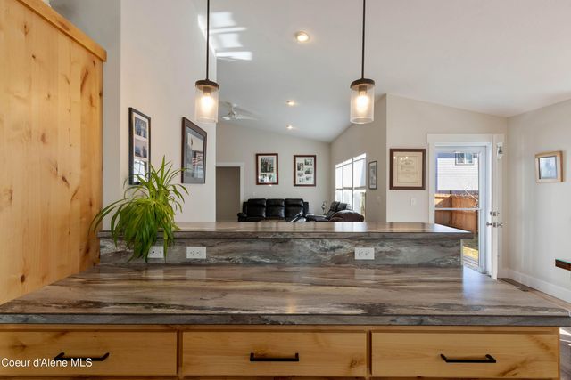 1619 Mosshart ST, Sandpoint, ID 83864