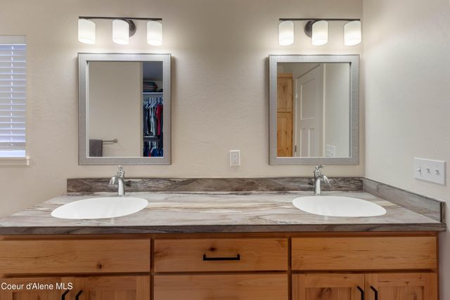 1619 Mosshart ST, Sandpoint, ID 83864