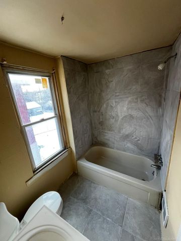 19235 LAMONT Street, Detroit, MI 48234