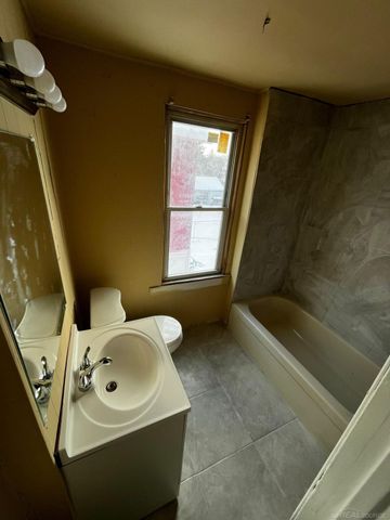 19235 LAMONT Street, Detroit, MI 48234