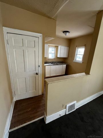 19235 LAMONT Street, Detroit, MI 48234