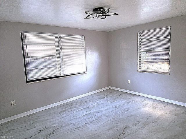 135 Powell Creek CIR, North Fort Myers, FL 33917