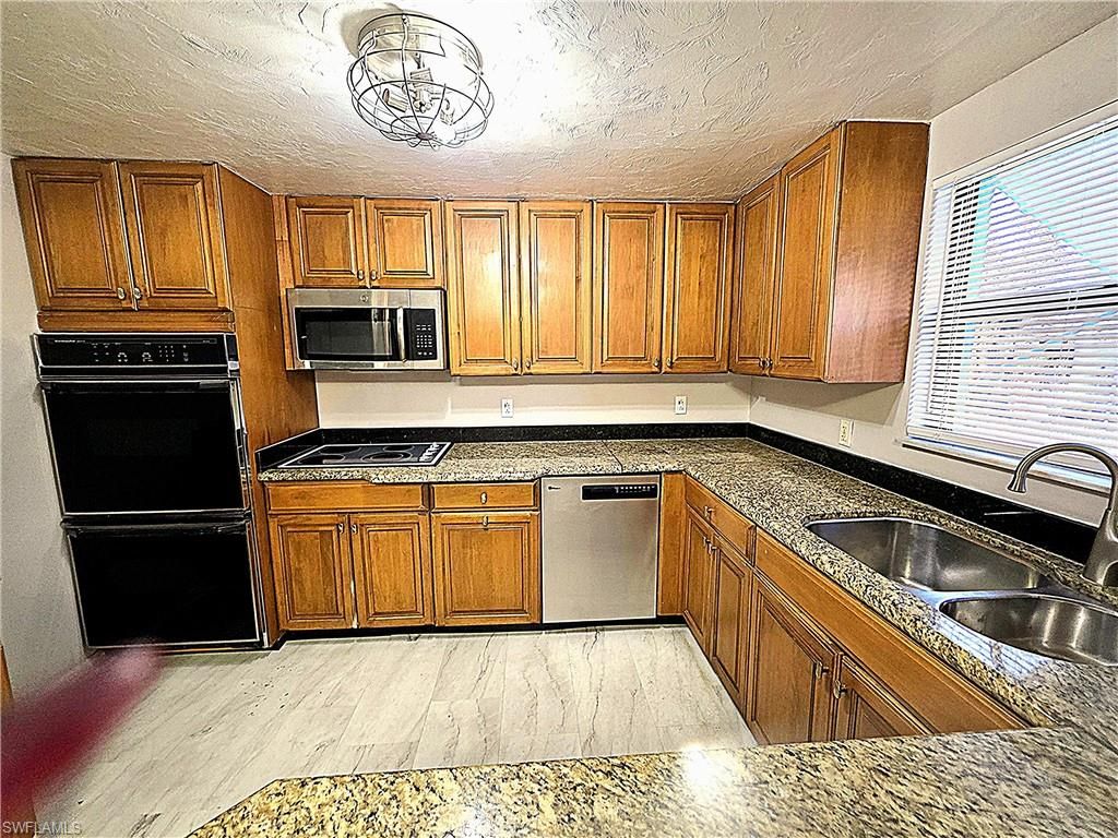 135 Powell Creek CIR, North Fort Myers, FL 33917