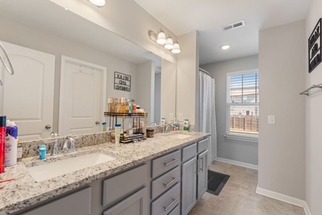 714 Monarchos Bnd, Burns, TN 37029