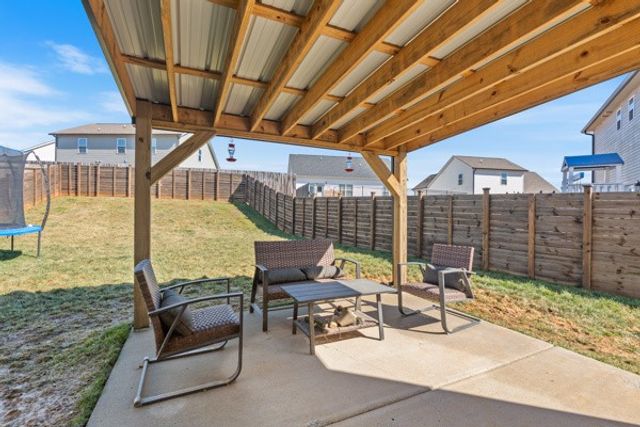 714 Monarchos Bnd, Burns, TN 37029