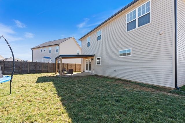 714 Monarchos Bnd, Burns, TN 37029