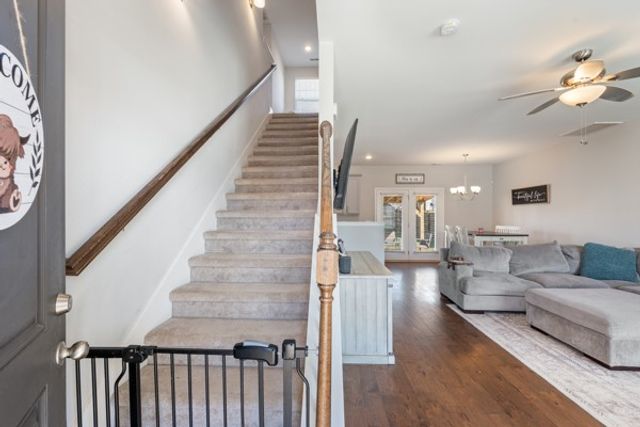 714 Monarchos Bnd, Burns, TN 37029