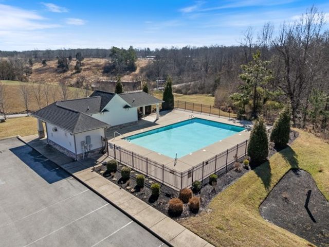 714 Monarchos Bnd, Burns, TN 37029