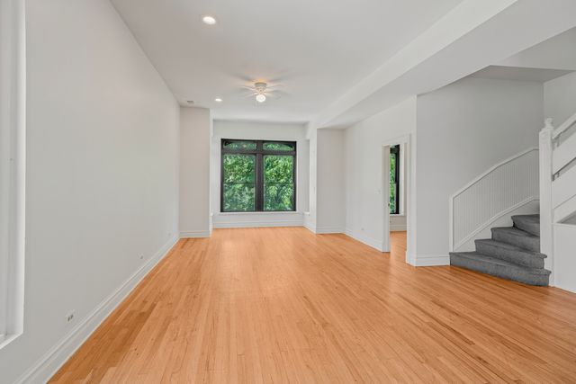 800 S Loomis Street 2, Chicago, IL 60607