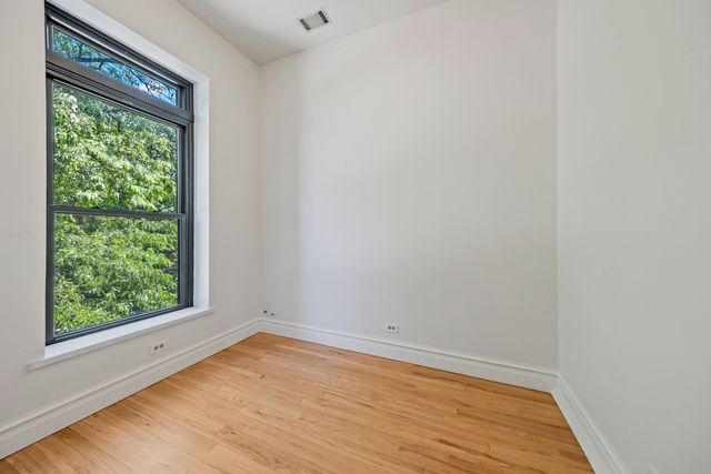 800 S Loomis Street 2, Chicago, IL 60607