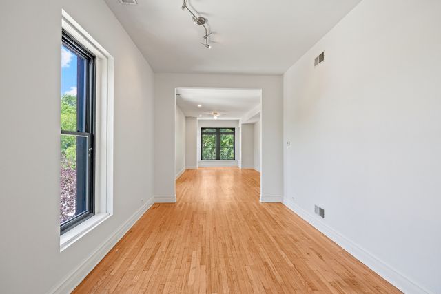 800 S Loomis Street 2, Chicago, IL 60607
