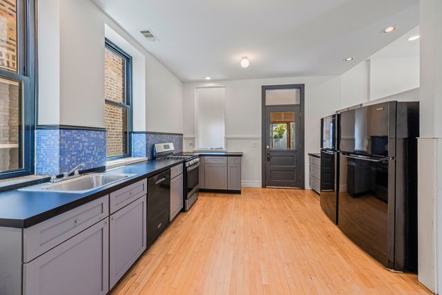 800 S Loomis Street 2, Chicago, IL 60607