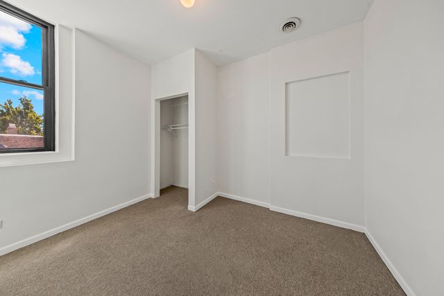 800 S Loomis Street 2, Chicago, IL 60607