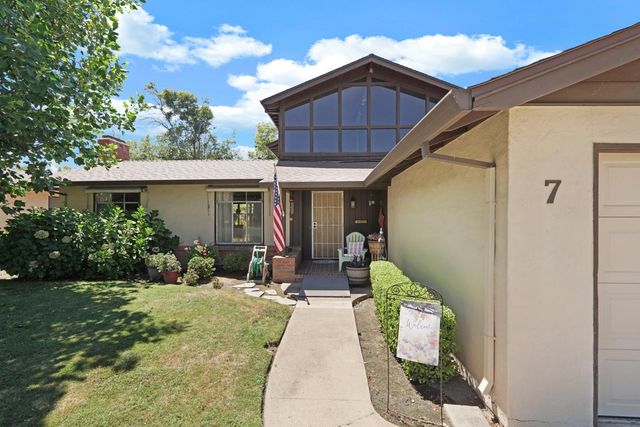 7 S Fairmont Ave, Lodi, CA 95240