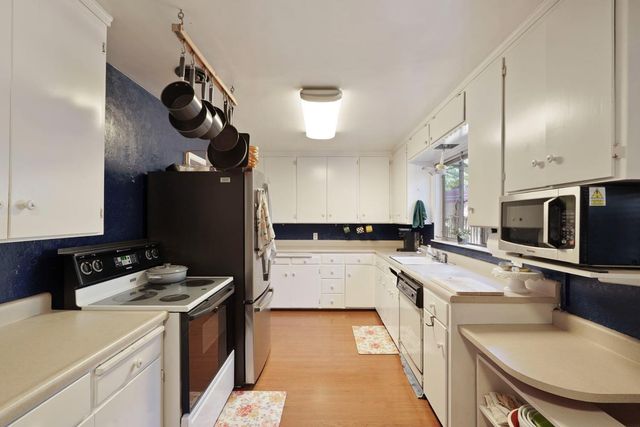 7 S Fairmont Ave, Lodi, CA 95240