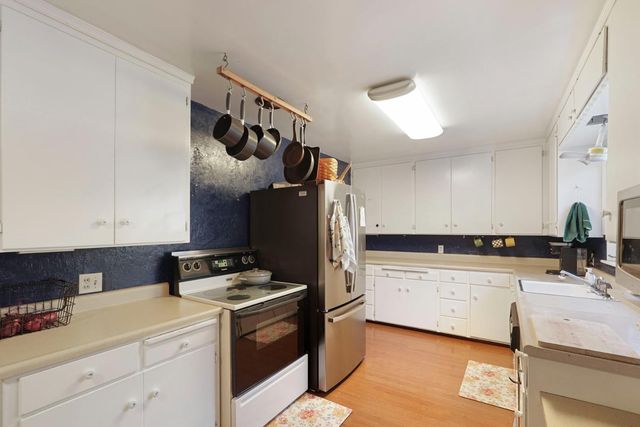 7 S Fairmont Ave, Lodi, CA 95240