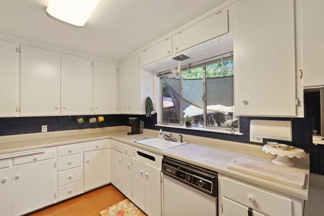 7 S Fairmont Ave, Lodi, CA 95240