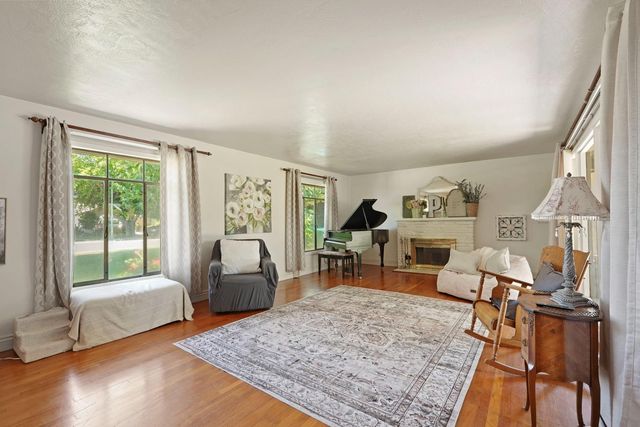 7 S Fairmont Ave, Lodi, CA 95240