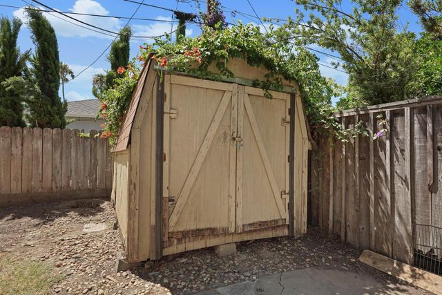 7 S Fairmont Ave, Lodi, CA 95240