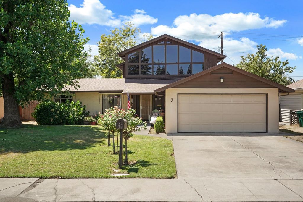 7 S Fairmont Ave, Lodi, CA 95240