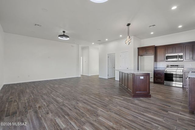 1825 Via Nueva Zelandia, Rio Rico, AZ 85648