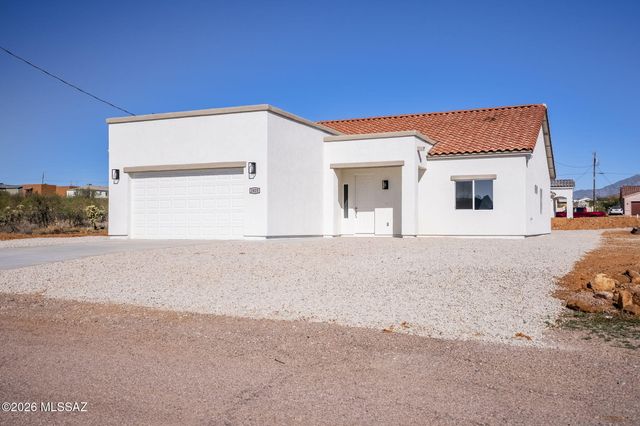 1825 Via Nueva Zelandia, Rio Rico, AZ 85648