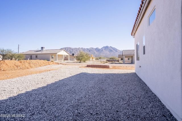 1825 Via Nueva Zelandia, Rio Rico, AZ 85648